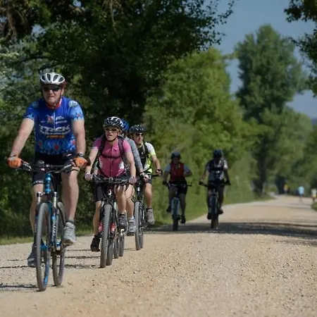 Hisa Zdravega Oddiha * Begunje pri Cerknici