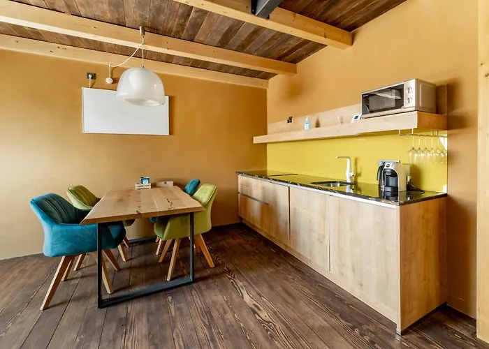 Hisa Zdravega Oddiha * Begunje pri Cerknici