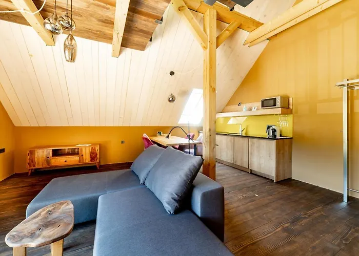 Hisa Zdravega Oddiha * Begunje pri Cerknici