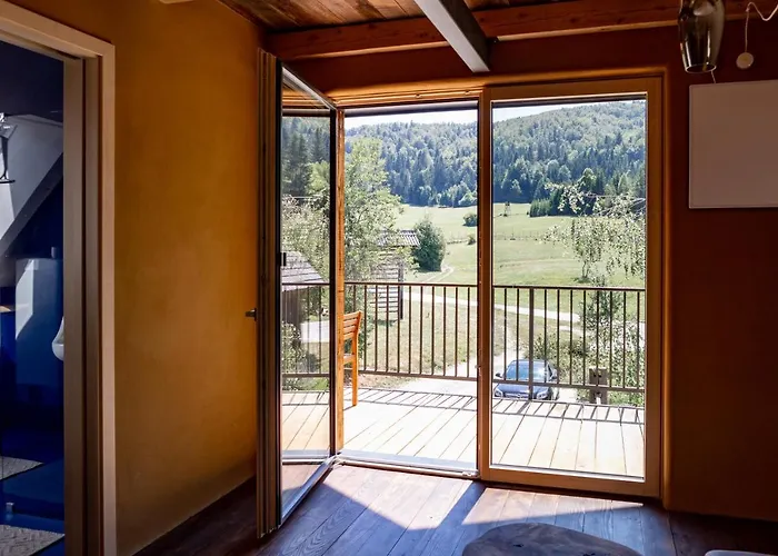 Hisa Zdravega Oddiha * Begunje pri Cerknici